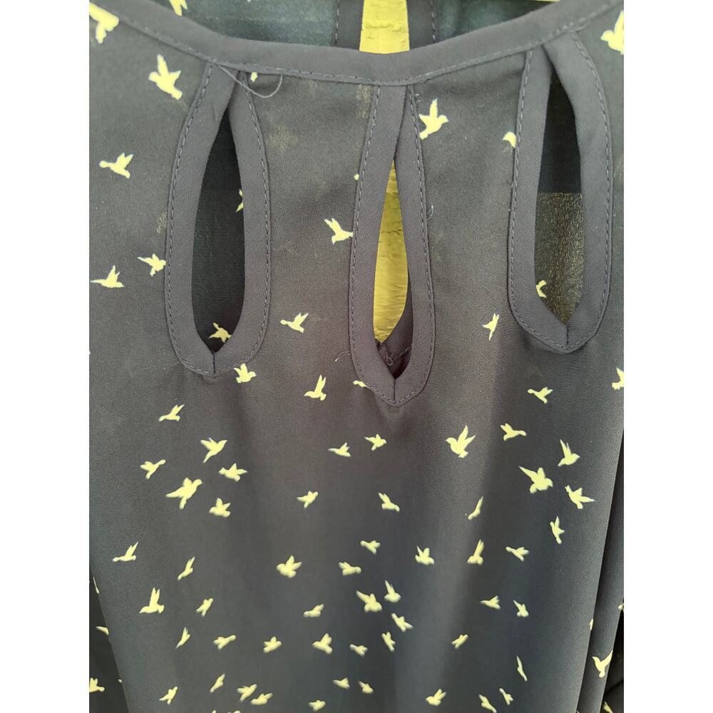 Papermoon Navy Bird Print Keyhole Tank Top Size Small Flowy Sleeveless Blouse - Picture 3 of 6